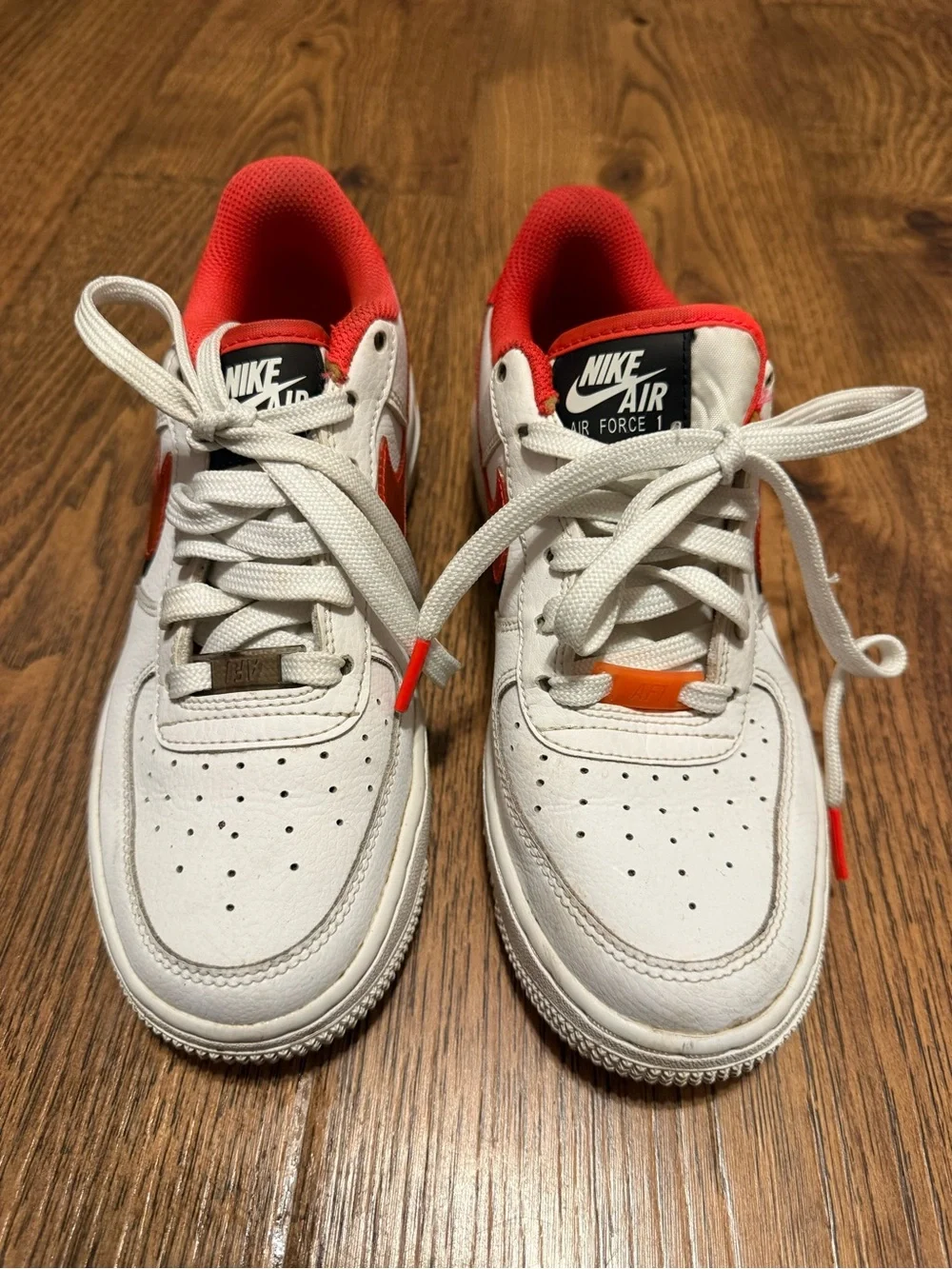 Nike Air Force 1 LV8 